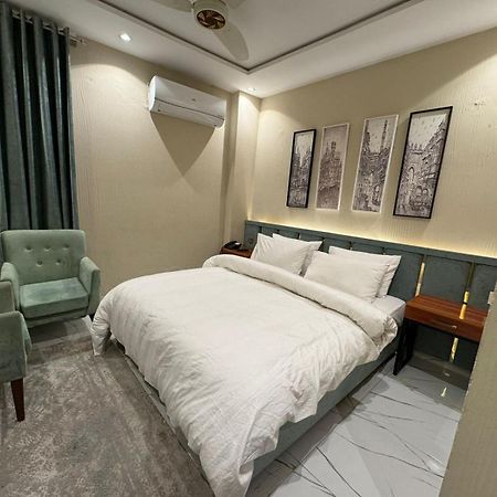 Shelton Boulevard Hotel ラホール エクステリア 写真