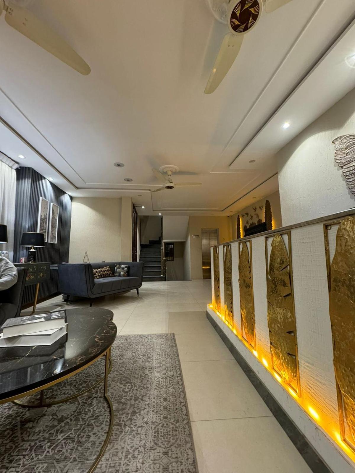Shelton Boulevard Hotel ラホール エクステリア 写真